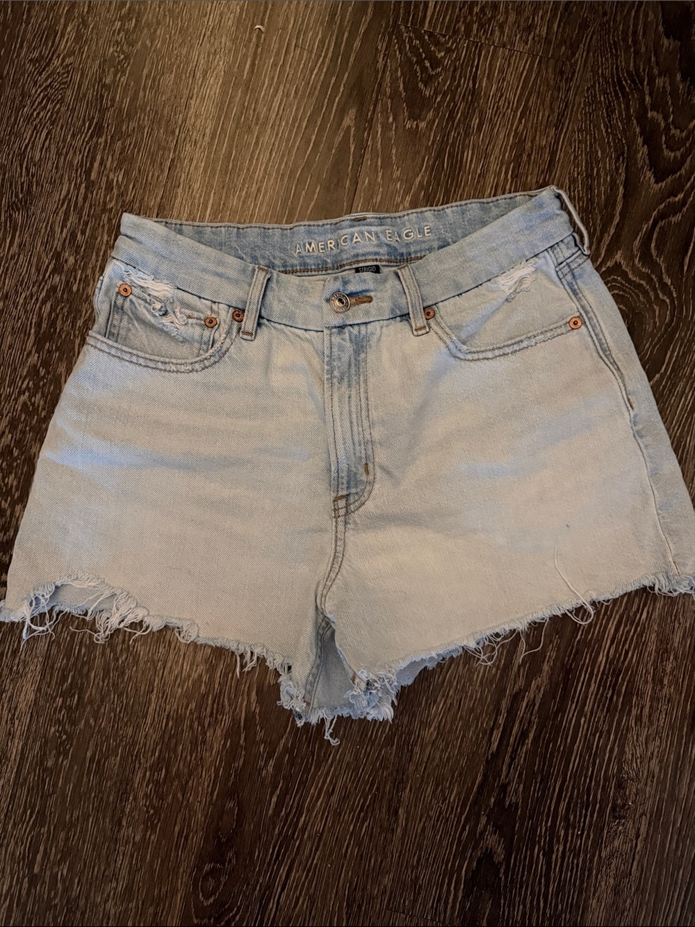 American Eagle Outfitters Light Wash Frayed  “Curvy Relaxed Short”